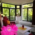 Apartmanhotel Haus Roseneck Mit Gratis Zugang Zur Jod-sole-therme 4*