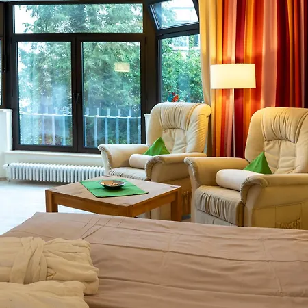 Aparthotel Haus Roseneck Mit Gratis Zugang Zur Jod-sole-therme 3*