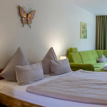 Aparthotel Haus Roseneck Mit Gratis Zugang Zur Jod-sole-therme 3*