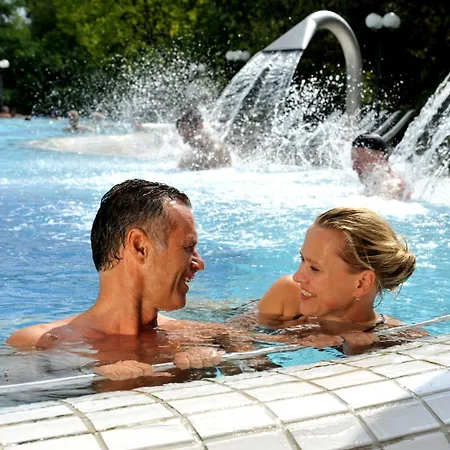 Ξενοδοχείο με διαμερίσματα Haus Roseneck Mit Gratis Zugang Zur Jod-sole-therme